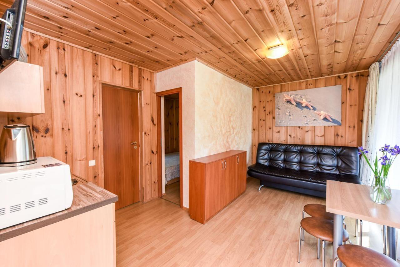 Pajurio Vingis Aparthotel Palanga Exterior photo