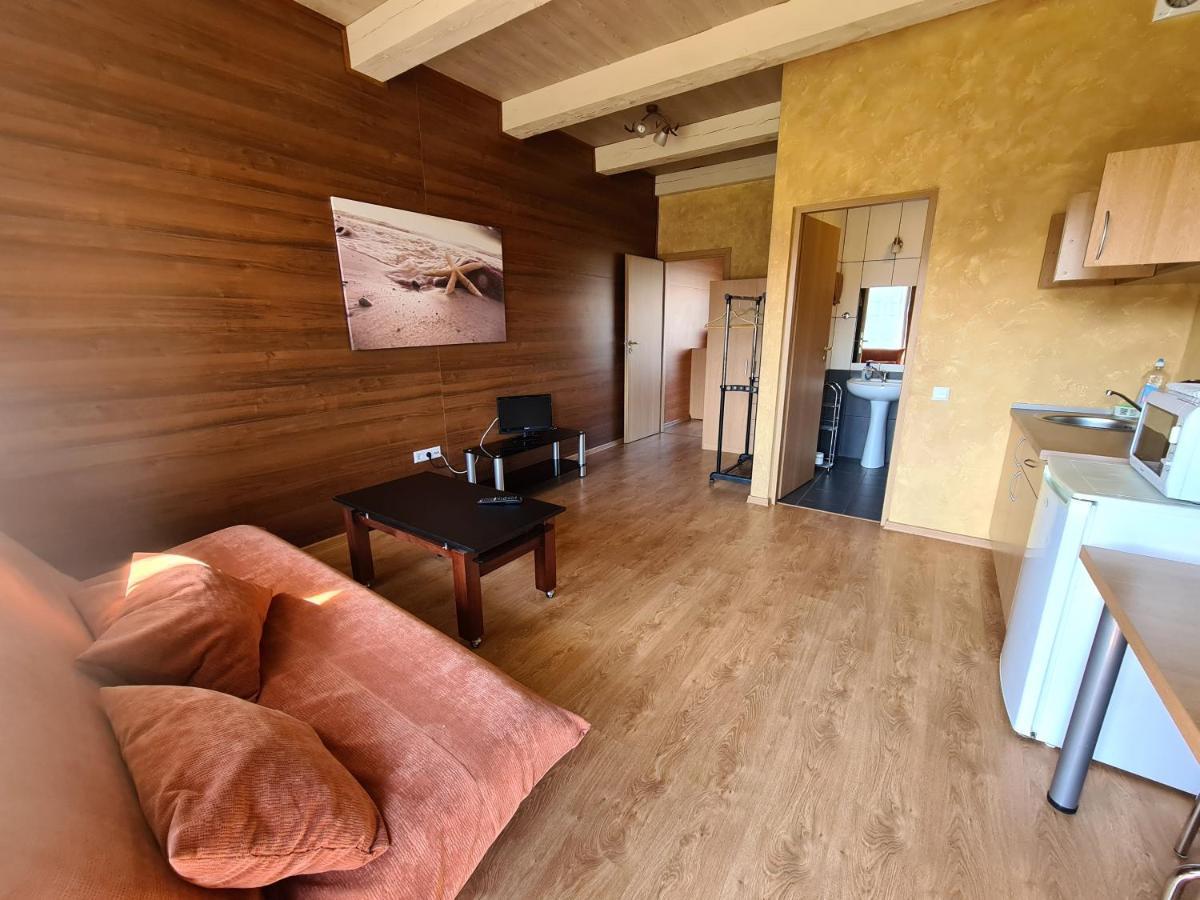 Pajurio Vingis Aparthotel Palanga Exterior photo