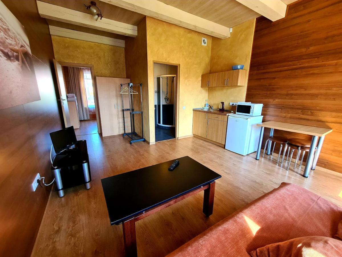Pajurio Vingis Aparthotel Palanga Exterior photo